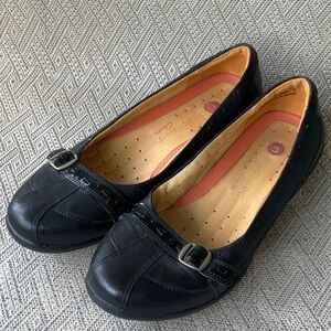 In Structured Clark’s Black Slip on Shoes Women Size 9.5 M